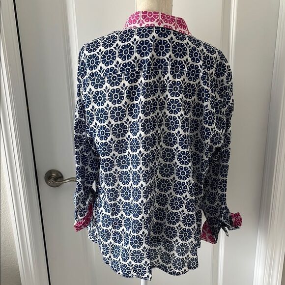 French Curve Navy/Pink Floral Button-Up Shirt Roll tab sleeves NWOT - Picture 6 of 9